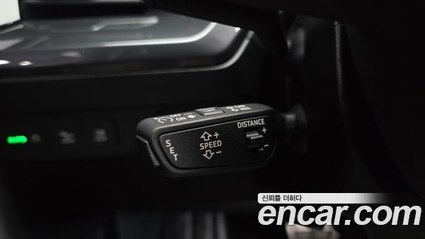 Audi Q4 e-tron 2022, фото 12
