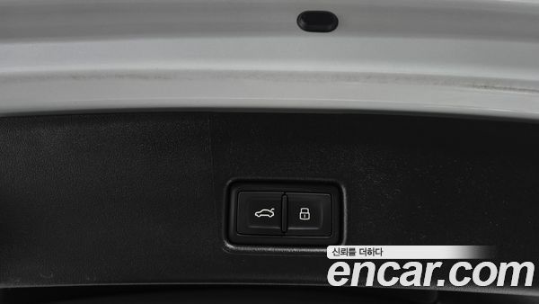 Audi Q4 e-tron 2022, фото 18