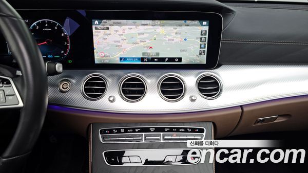 Mercedes-Benz E-Class 2021, фото 12