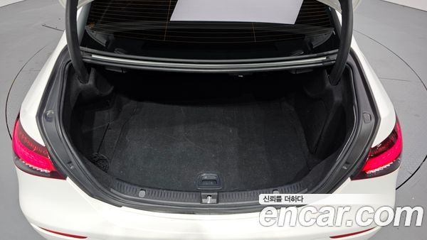 Mercedes-Benz E-Class 2021, фото 18
