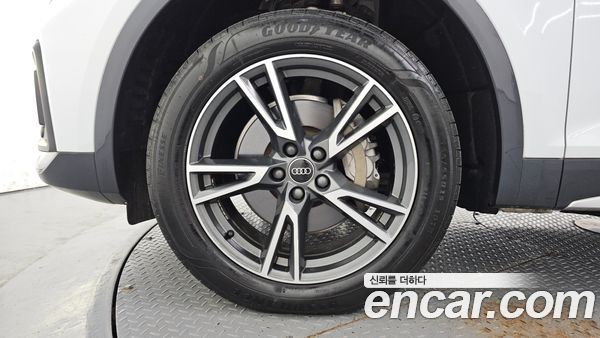 Audi Q5 2022, фото 5