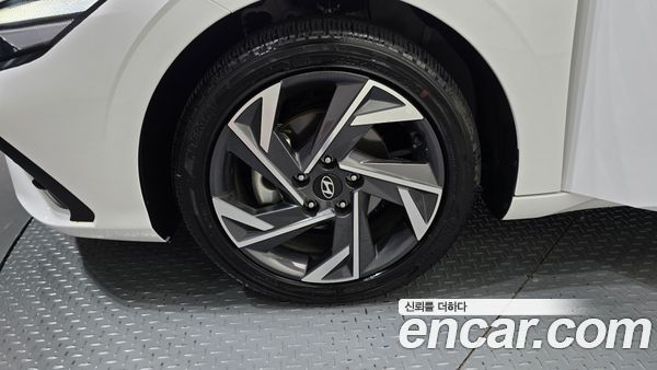 Hyundai Elantra 2025, фото 5