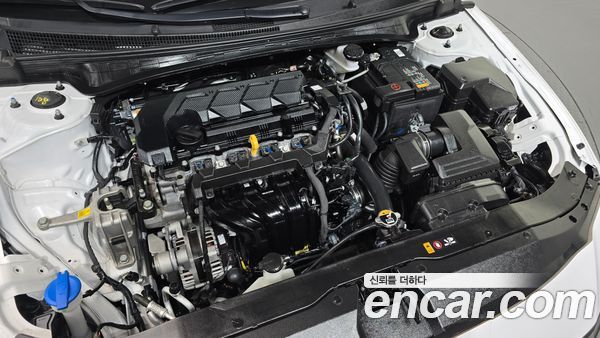 Hyundai Elantra 2025, фото 6
