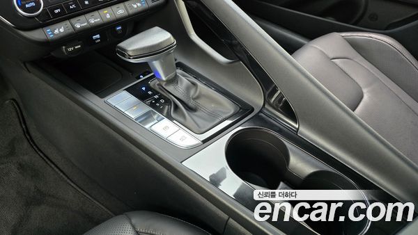 Hyundai Elantra 2025, фото 12