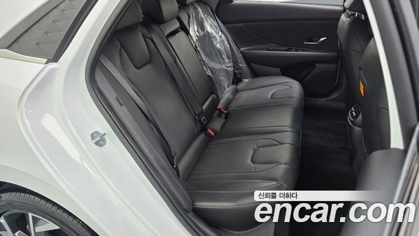 Hyundai Elantra 2025, фото 17