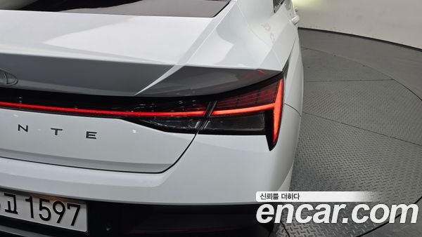 Hyundai Elantra 2025, фото 9