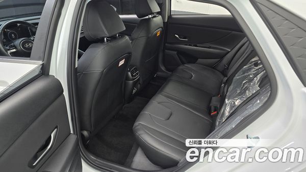 Hyundai Elantra 2025, фото 16