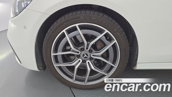 Mercedes-Benz E-Class 2022, фото 5