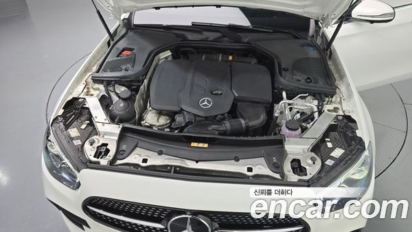 Mercedes-Benz E-Class 2022, фото 6