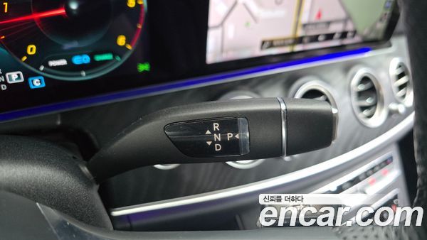 Mercedes-Benz E-Class 2022, фото 12