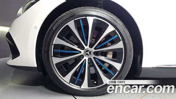 Mercedes-Benz EQE 2022, фото 5
