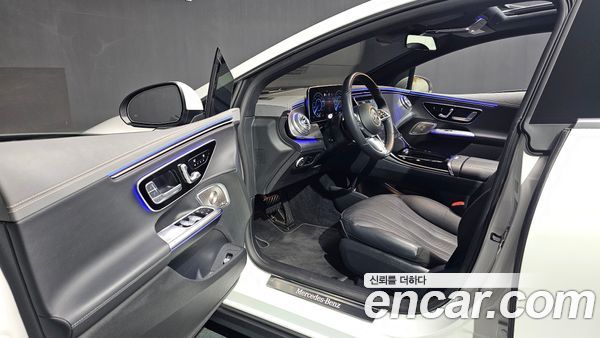 Mercedes-Benz EQE 2022, фото 13