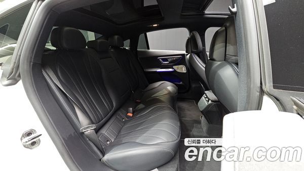 Mercedes-Benz EQE 2022, фото 17