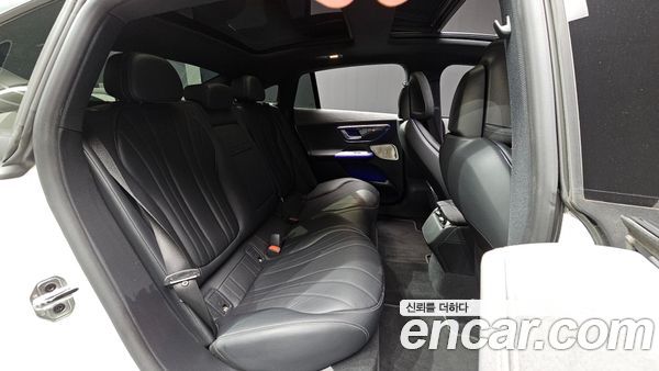Mercedes-Benz EQE 2022, фото 18