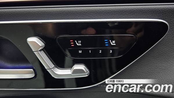 Mercedes-Benz EQE 2022, фото 21