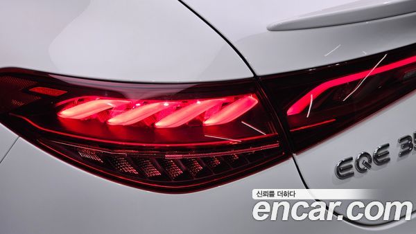 Mercedes-Benz EQE 2022, фото 9