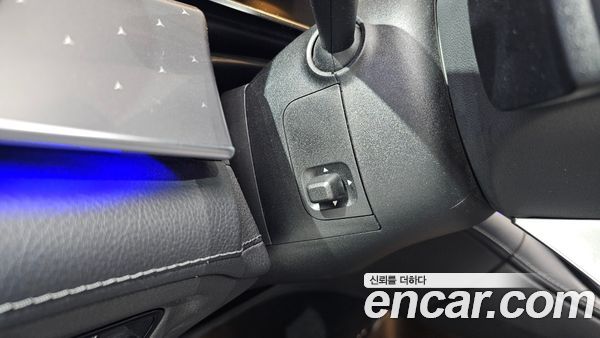 Mercedes-Benz EQE 2022, фото 30