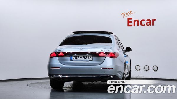 Mercedes-Benz E-Class 2024, фото 4