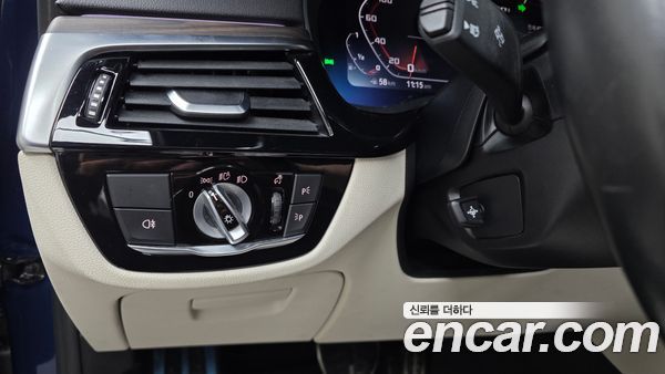 BMW 5 Series 2021, фото 27