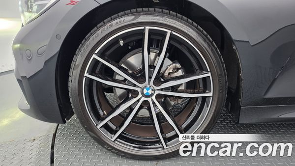 BMW 3 Series 2022, фото 5