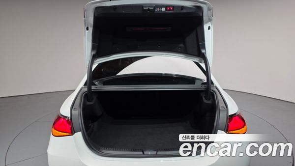Mercedes-Benz E-Class 2026, фото 25