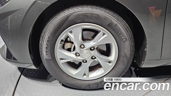 Hyundai Elantra 2021, фото 5