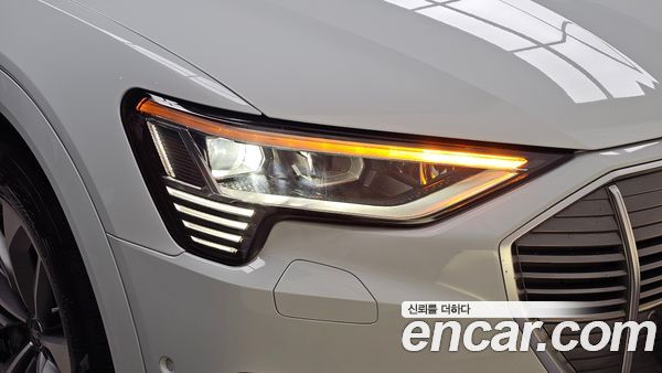 Audi e-tron 2022, фото 7