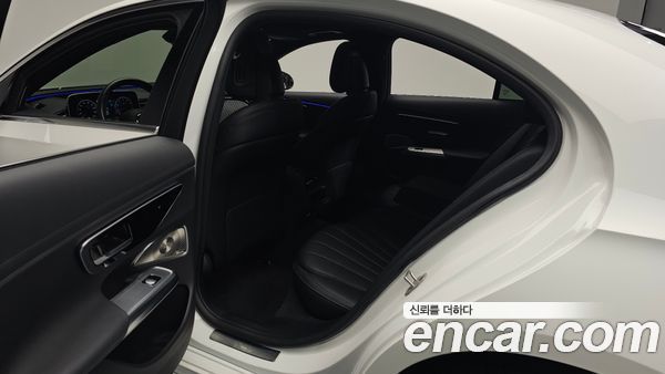 Mercedes-Benz E-Class 2024, фото 15