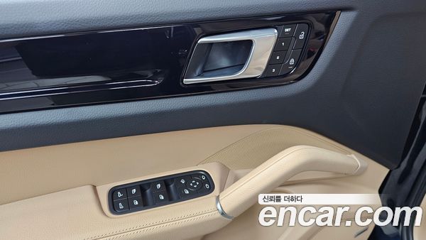 Porsche Cayenne 2023, фото 25