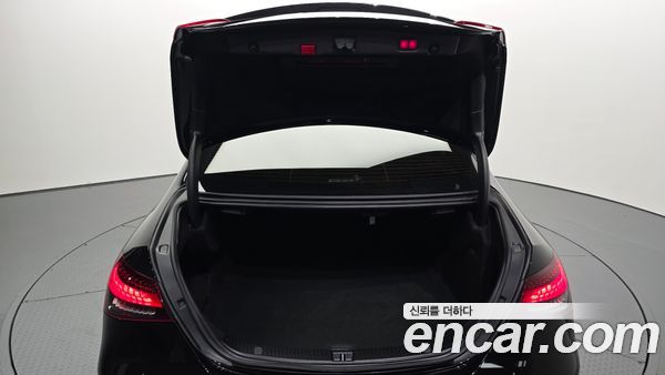 Mercedes-Benz E-Class 2022, фото 31