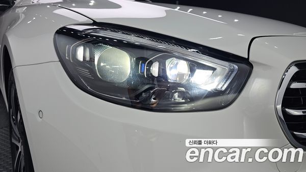 Mercedes-Benz E-Class 2021, фото 7