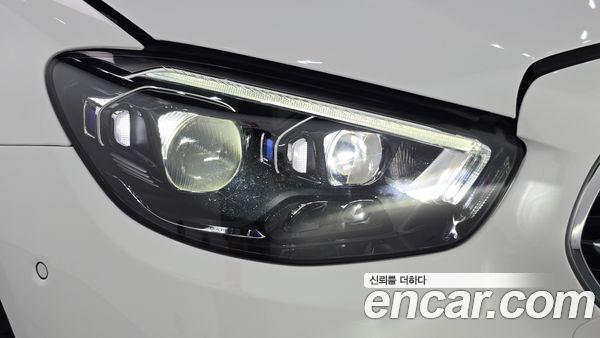 Mercedes-Benz E-Class 2021, фото 8