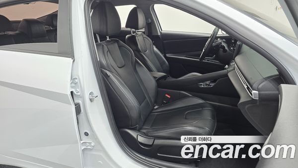Hyundai Elantra 2021, фото 16