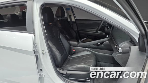 Hyundai Elantra 2023, фото 16