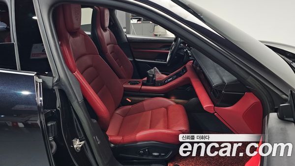 Porsche Taycan 2023, фото 15