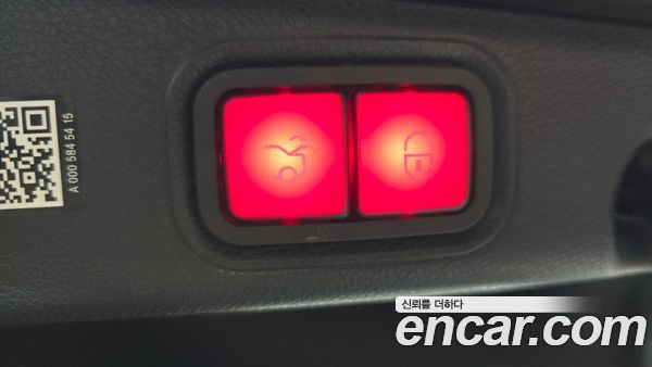 Mercedes-Benz E-Class 2023, фото 31