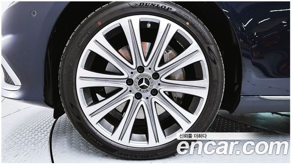 Mercedes-Benz E-Class 2023, фото 5