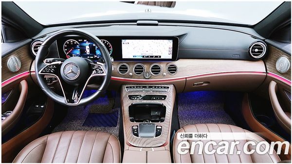 Mercedes-Benz E-Class 2023, фото 9