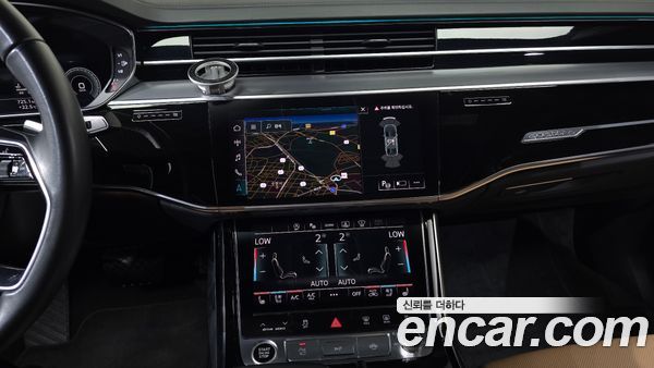 Audi A8 2021, фото 18