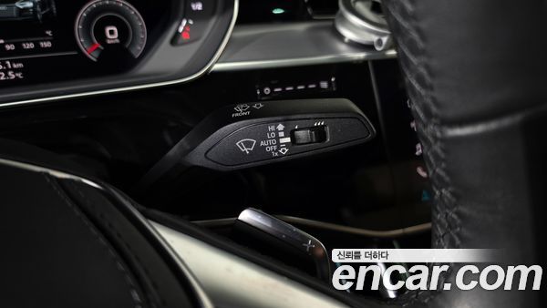 Audi A8 2021, фото 25