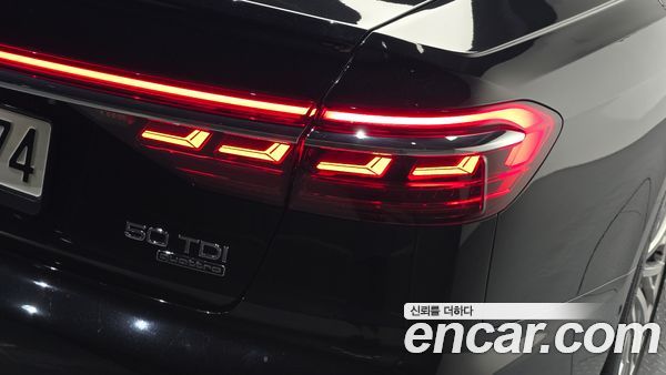 Audi A8 2021, фото 9