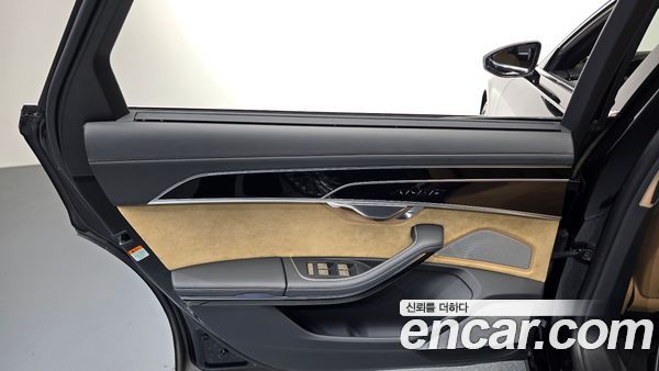 Audi A8 2021, фото 15