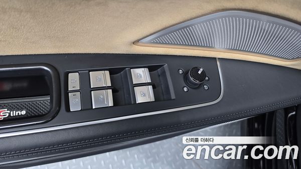 Audi A8 2021, фото 28