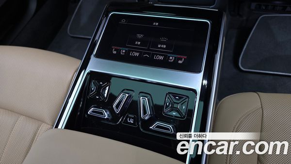 Audi A8 2021, фото 31