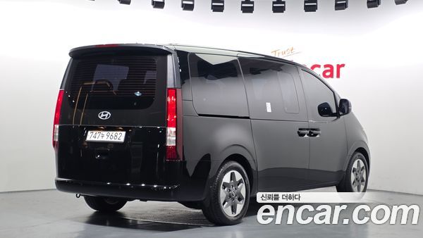 Hyundai Staria 2025, фото 2