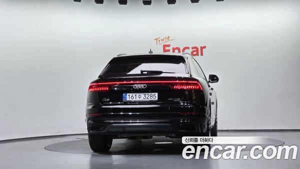 Audi Q8 2023, фото 4