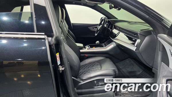 Audi Q8 2023, фото 17