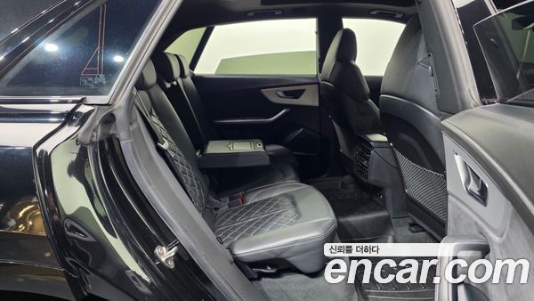 Audi Q8 2023, фото 18