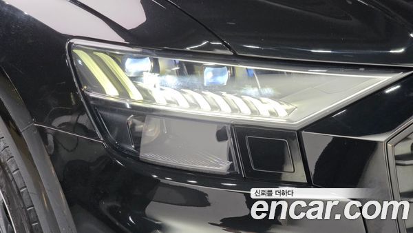 Audi Q8 2023, фото 8
