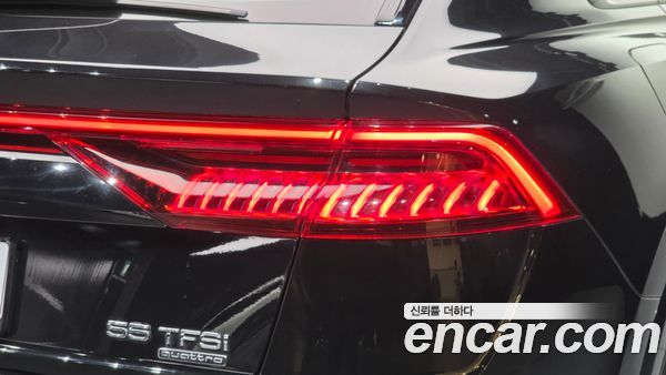 Audi Q8 2023, фото 9